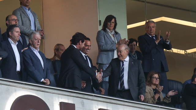 André Villas-Boas e Pinto da Costa lado a lado na tribuna presidencial