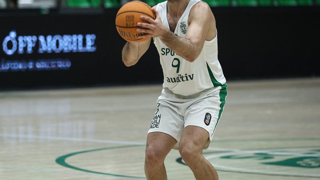 Sporting não fica atrás de FC Porto e Benfica e vence na estreia