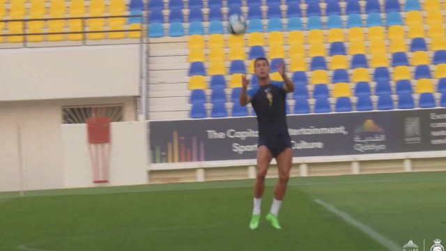 Dribla, assiste e marca. O treino de Cristiano Ronaldo no Al Nassr