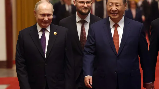 
                    Putin e Xi reúnem-se à margem de cimeira em que Guterres participará
                