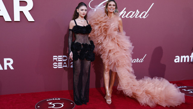 Heidi Klum e filha deslumbram na gala amfAR em Cannes