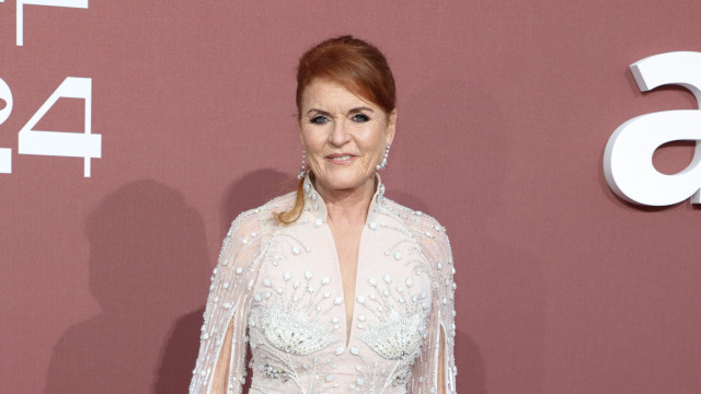 Sarah Ferguson perde homenagem em hospital após ligação com Epstein