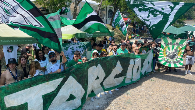 Claque do Sporting denuncia "tentativa de privatizar a festa do futebol"