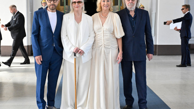 ABBA recebem a Ordem Real do Vasa. Título não era atribuído desde 1974
