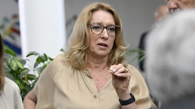 
                    Do chumbo da UGT ao ultimato da ministra. Afinal, quem 