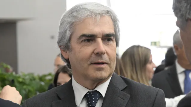 
                    CDS diz que atrasos nas matrículas resultam de políticas do PS na imigração
                