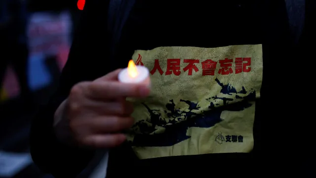
                    Ativista condenada por vigília de Tiananmen promete continuar luta
                
