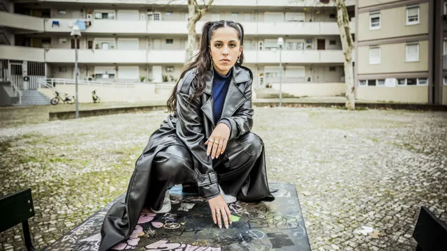 
                    Sara Correia, Vizinhos, Quim Barreiros e Veigh n'O Sol da Caparica
                