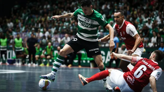 Sporting vence Braga no Minho e está a uma vitória da final