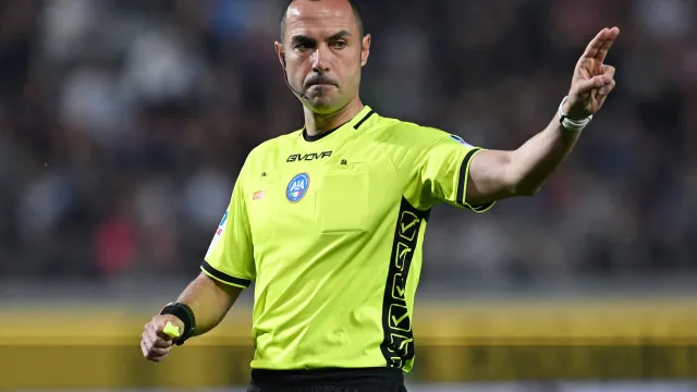 
                    Marco Guida arbitra Benfica-Aarhus e juiz maltês dirige Sporting de Braga
                
