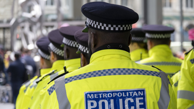 Homem morre após cair de bancada durante concerto dos Oasis em Wembley