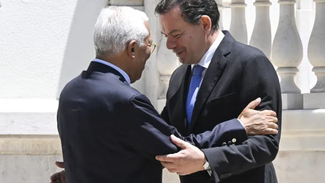 
                    Costa reúne-se hoje com Montenegro para discutir orçamento da UE
                