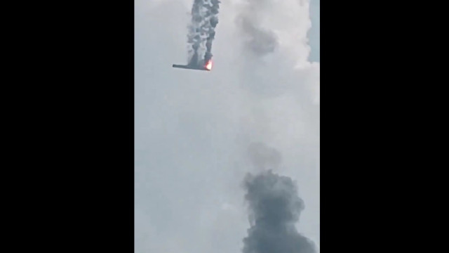 Foguete espacial chinês cai (e explode) em lançamento acidental. Há vídeo