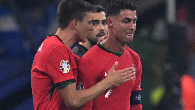 De partir o coração. Cristiano Ronaldo falha penálti e acaba em lágrimas