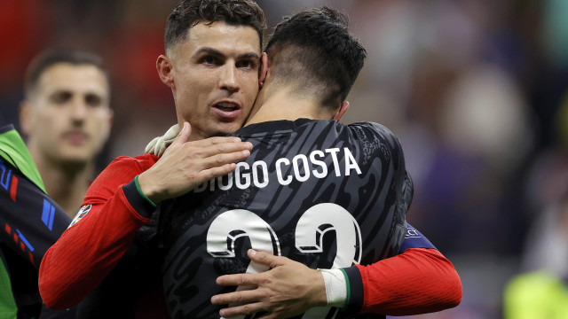 Portugal nos 'quartos' do Euro'2024: Famosos celebram herói Diogo Costa