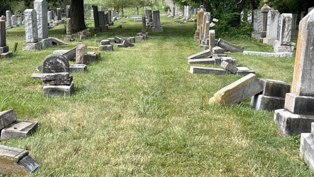 FBI investiga vandalismo em dois cemitérios judaicos em Cincinnati