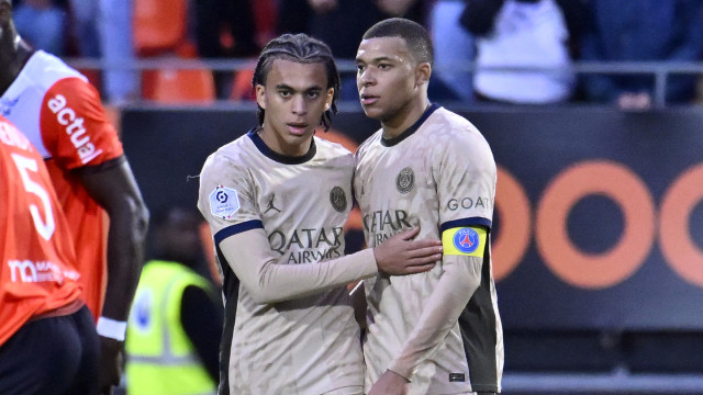 Irmão de Mbappé também deixa o PSG... mas continua a jogar em França