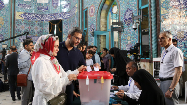 Eleições. Autoridades iranianas prolongam votação por mais duas horas
