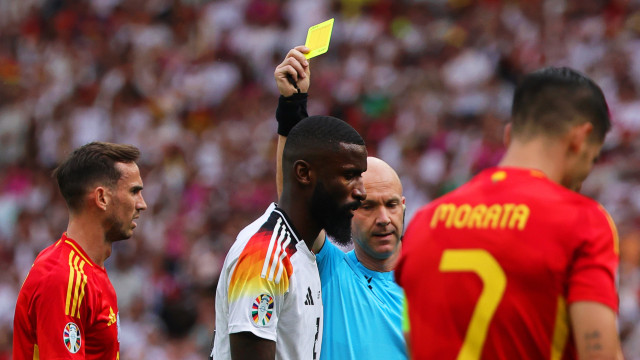 Casillas 'atira-se' ao árbitro do Espanha-Alemanha: "Muito caseiro..."