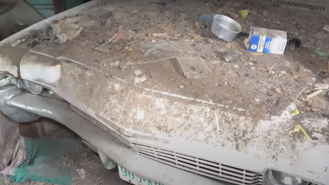 Este Chevrolet Monte Carlo esteve 20 anos abandonado... até agora