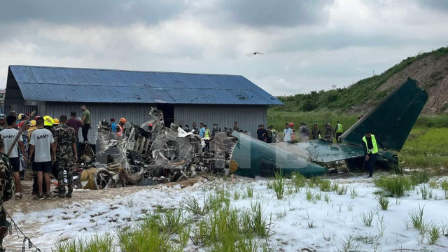 Avião despenha-se no Nepal e faz 18 mortos. Só o piloto sobreviveu