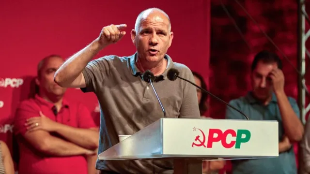 
                    PCP acusa Governo de ignorar 