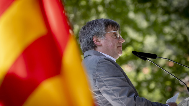 Detido agente dos Mossos d'Esquadra dono do carro em que Puigdemont fugiu