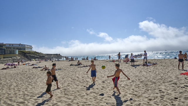 Temperaturas até 40ºC deixam todos os distritos do continente a 'amarelo'