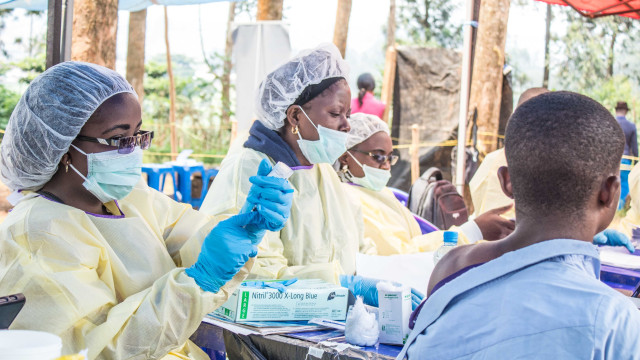 Chefe da OMS diz que 5 pacientes se recuperaram de tipo raro de ebola no Congo