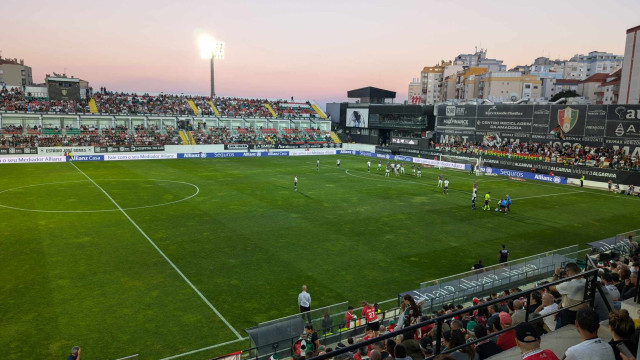 EM DIRETO: Estrela-Boavista jogam no fecho da 5.ª jornada