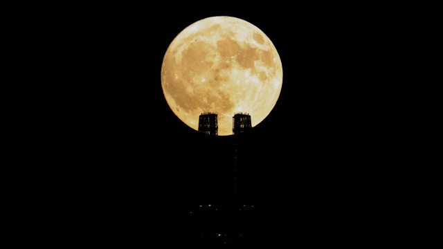 Esta semana poderá ver uma Super Lua e um eclipse lunar parcial