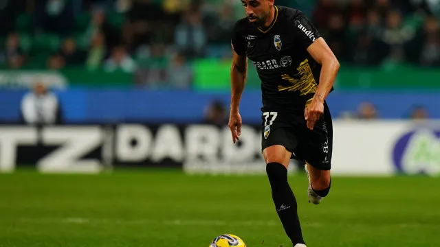 
                    Oficial: Farense anuncia saída de Marco Matias após quatro épocas
                