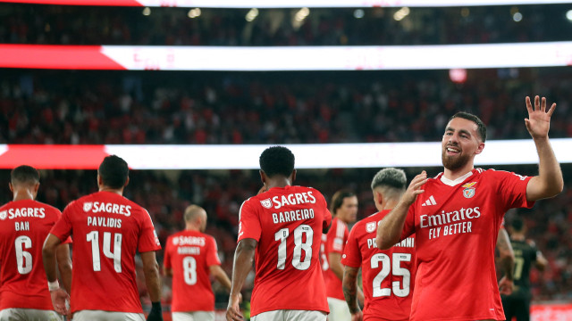 Benfica 'mete a segunda' em noite de 'Estrelas' com pouco brilho