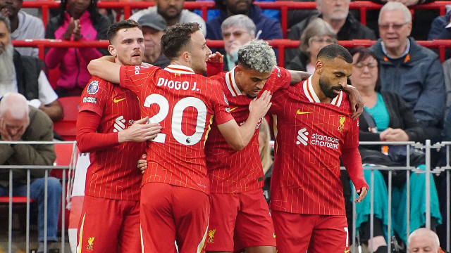 Liverpool solta 'DJ' e 'baila' até à liderança da Premier League