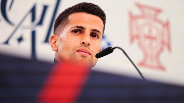 Oficial: João Cancelo assina pelo Al Hilal