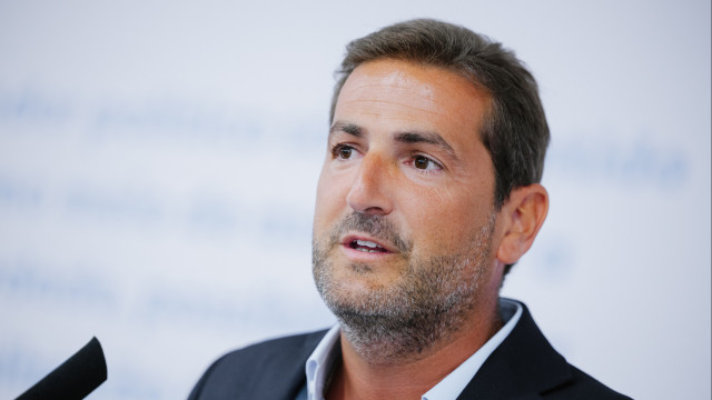 Lei dos estrangeiros? Hugo Soares considera naturais conversas com Chega
