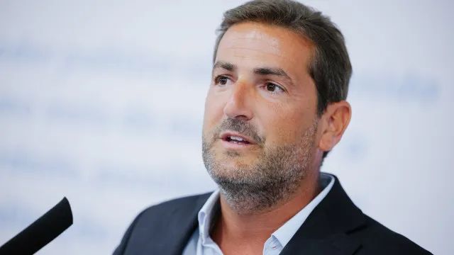 
                    Universidade de Verão do PSD arranca hoje com Hugo Soares na abertura
                