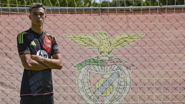 Oficial: Benfica contrata jovem guarda-redes português ao Bordeaux