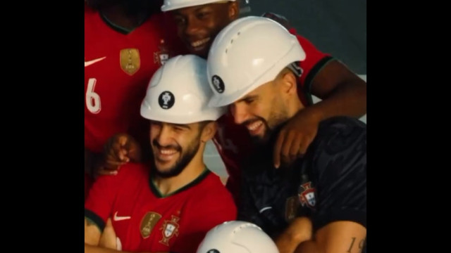 Da fotografia às 'mãos à obra'. Seleção de futsal empolgada para Mundial