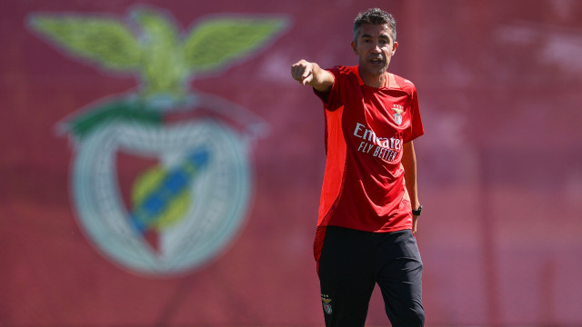 Vários 'reforços' e três baixas para Bruno Lage no treino do Benfica