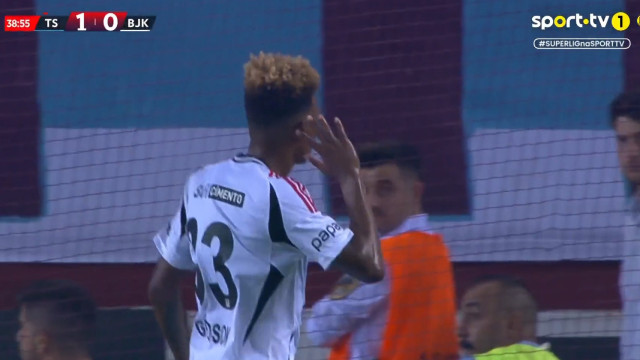 Gedson Fernandes 'on fire' no Besiktas. Ex-Benfica volta a marcar