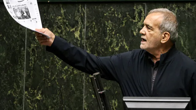 
                    Presidente do Irão promete 