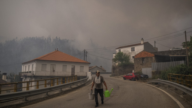 AO MINUTO: "Horas difíceis"; Governo cria equipa e prolonga alerta