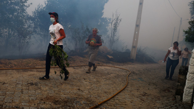 Fogo em Coimbra em fase de resolução