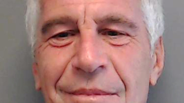Departamento de Justiça e FBI confirmam que Epstein se suicidou e descartam possível 'lista de clientes'