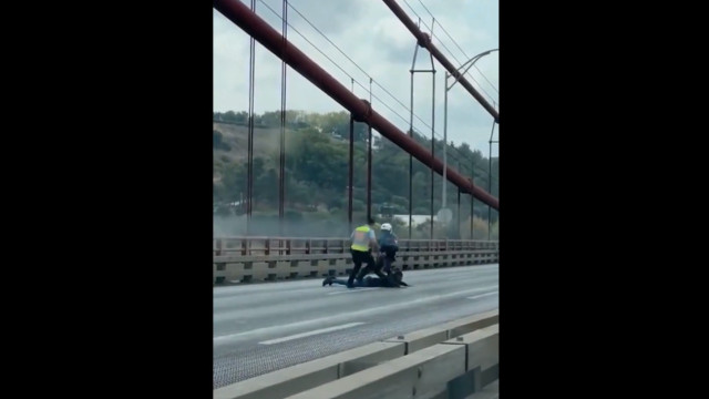 Suspeitos de assalto a ourivesarias detidos na Ponte 25 de Abril. O vídeo