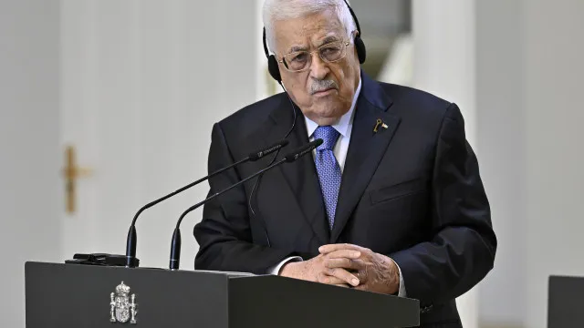 
                    Abbas pede ação internacional para travar violência de colonos na Cisjordânia
                