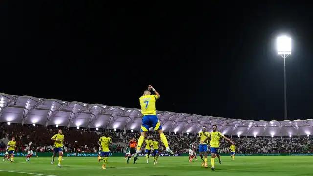 Cristiano Ronaldo ajuda Pioli na estreia e Al Nassr aproxima-se do trono