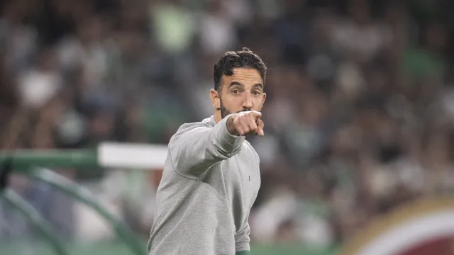 Ruben Amorim alertado sobre Van Nistelrooy: "Se eu viesse do Sporting..."