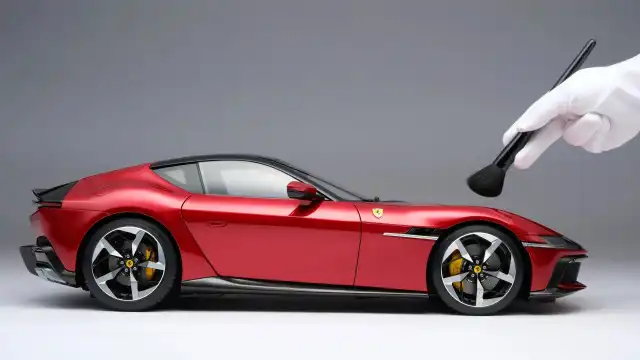 Novo Ferrari 12Cilindri já tem miniatura e custa 16.600 euros